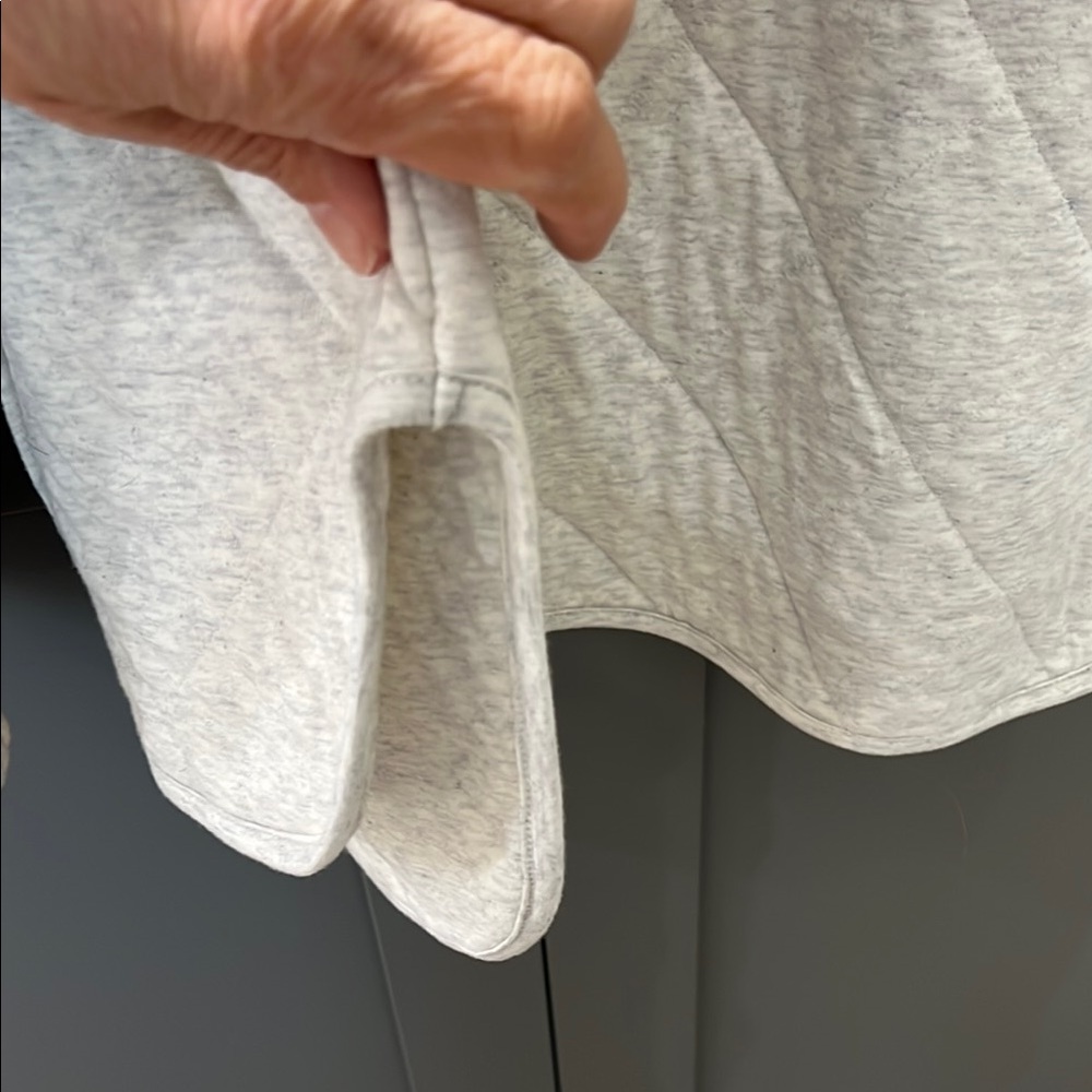 Old Navy Gray/Cream Heather Oversized Quilted Hoodie Sweatshirt - Picture 7 of 8